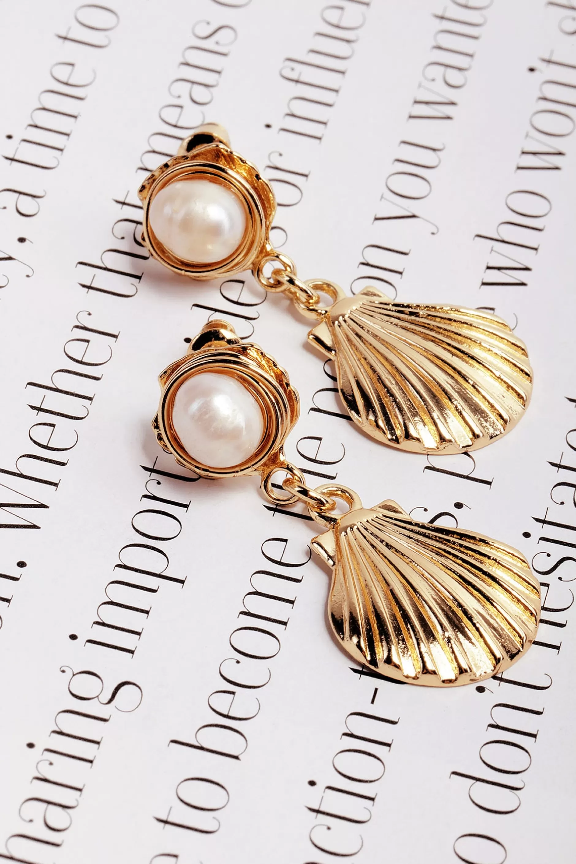 By The Wave Shell Earrings | Chiquelle Discount