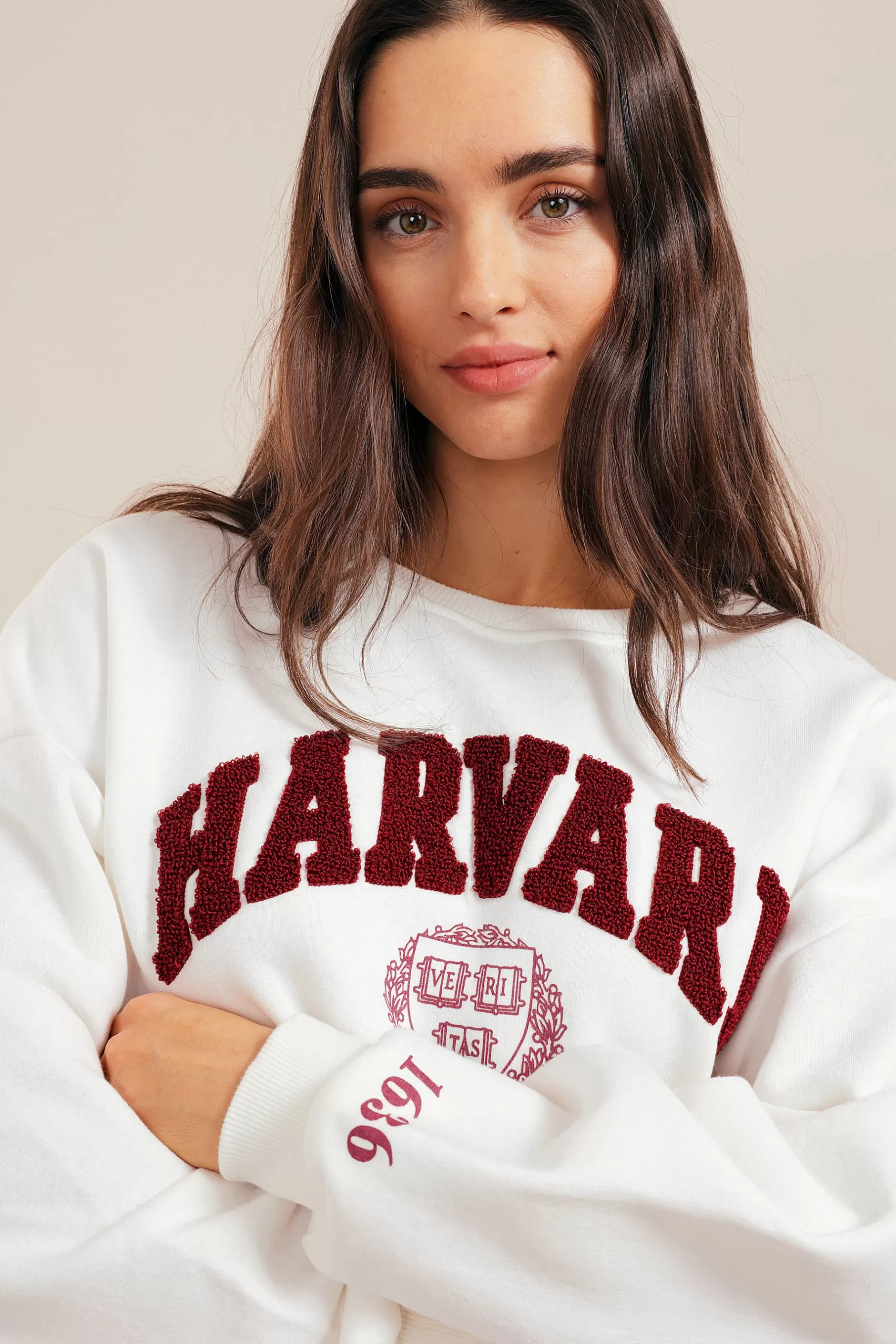 Harvard Sweater | Chiquelle Shop