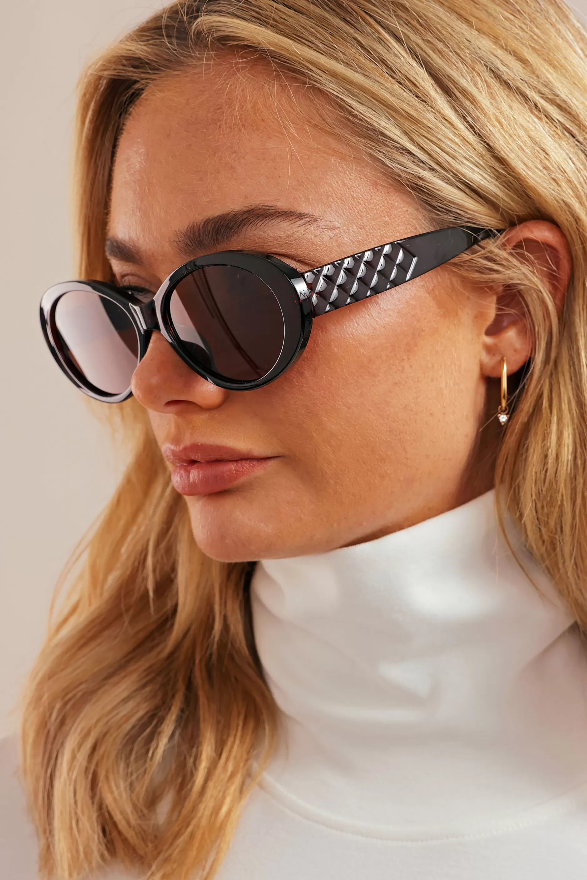 In Demand Oval Sunglasses | Chiquelle Sale