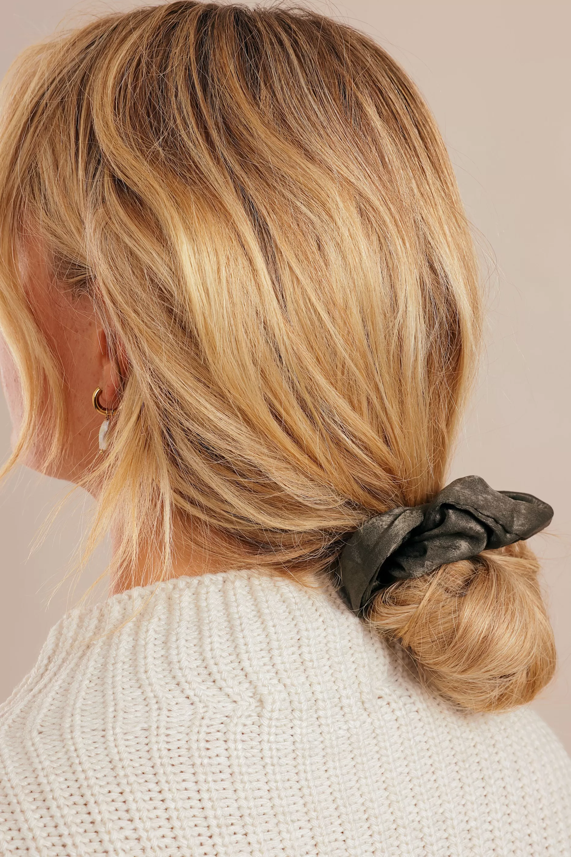 Miss Brightside Scrunchie | Chiquelle Hot