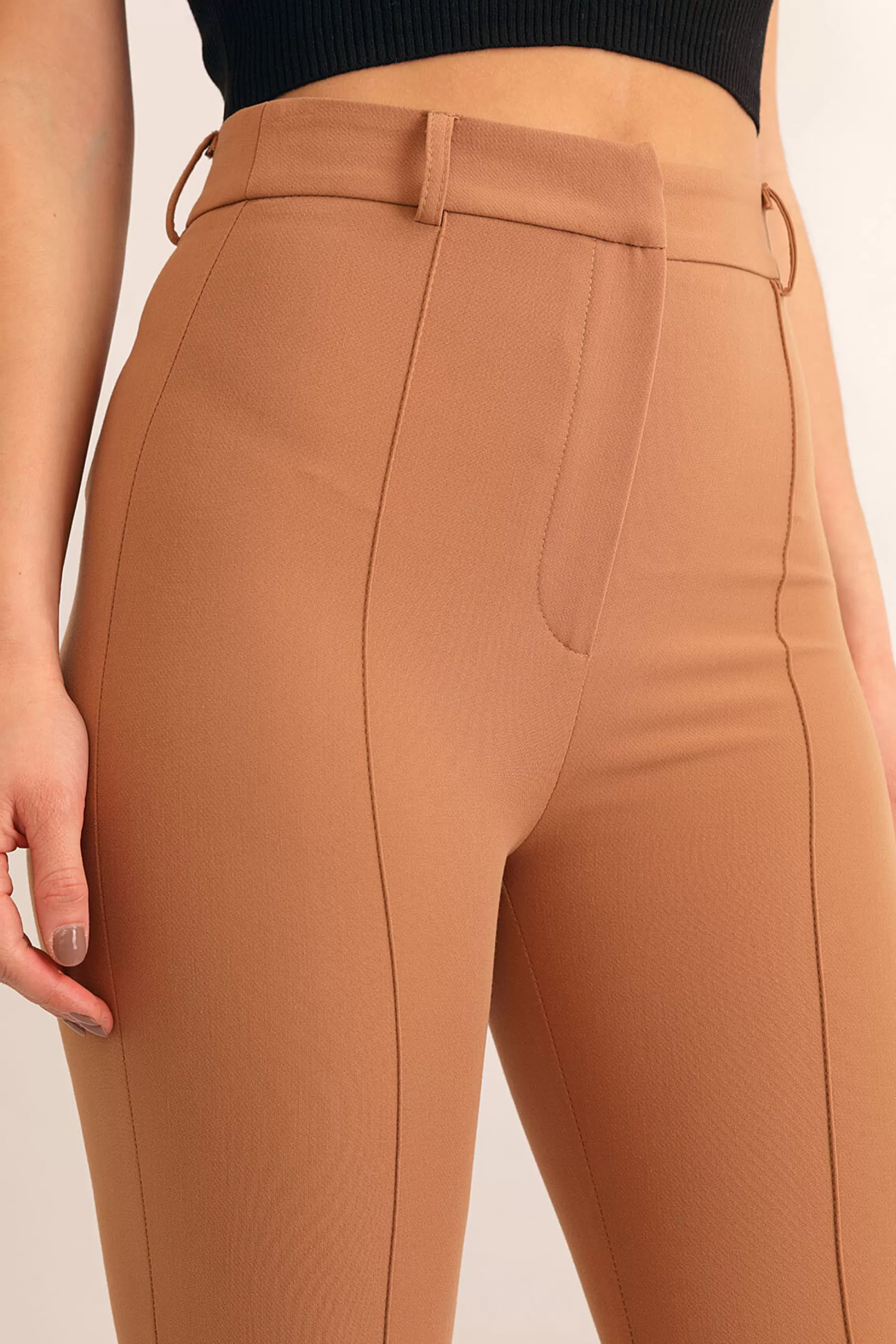 Pretty Entrance Pants | Chiquelle New