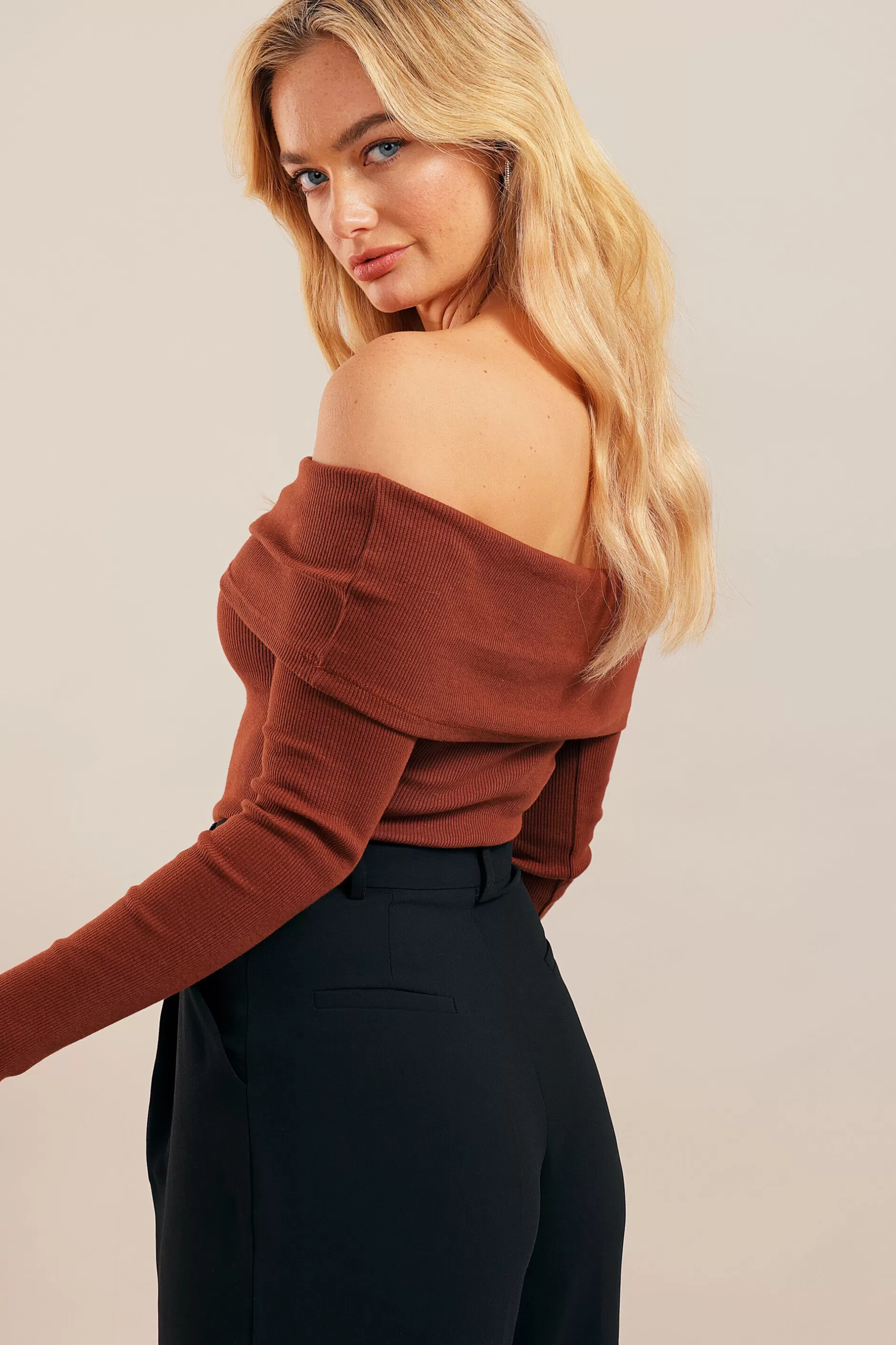 Shoulder Statement Rib Top | Chiquelle Shop