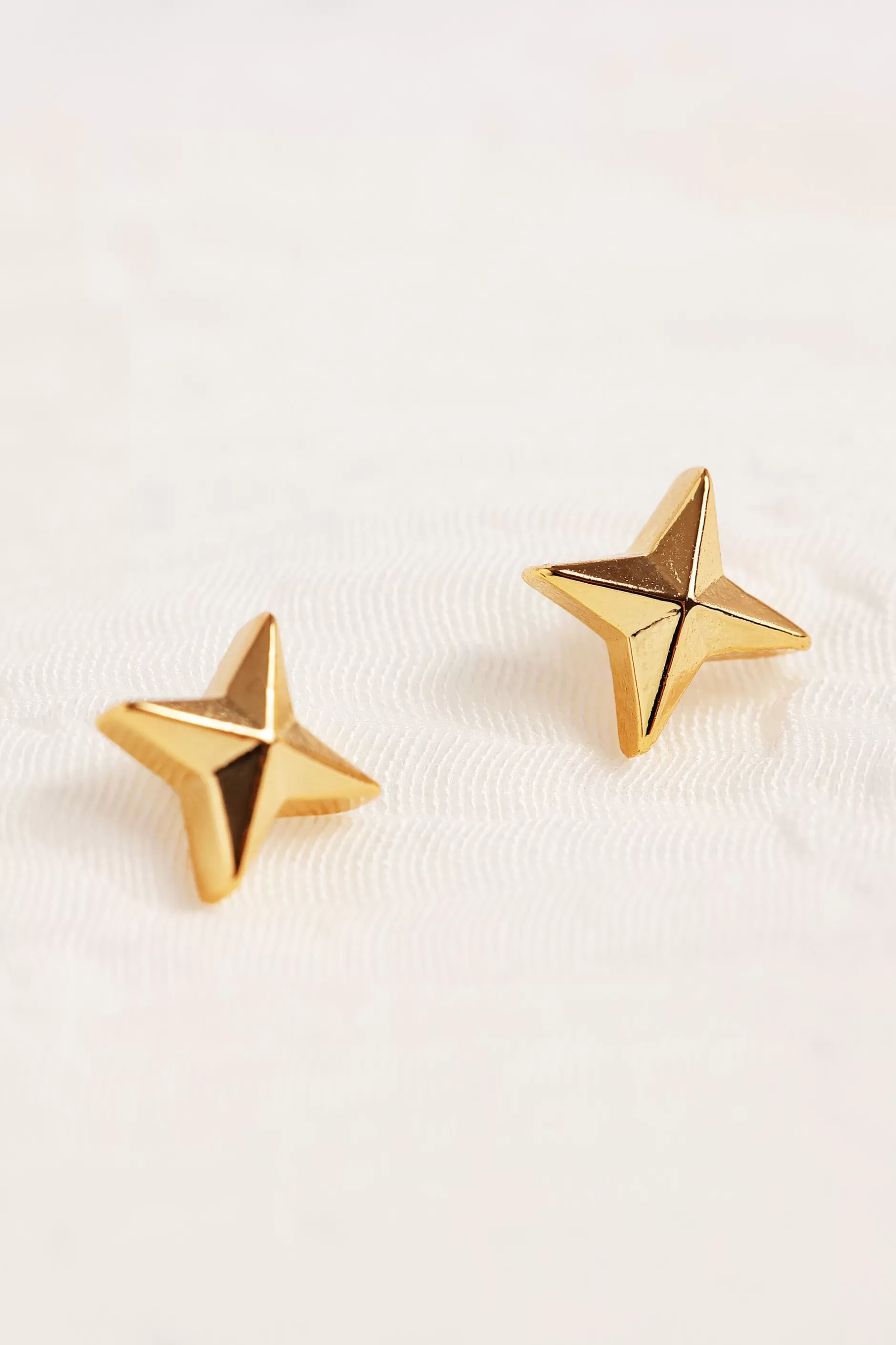 Star Stud Earrings | Chiquelle Hot